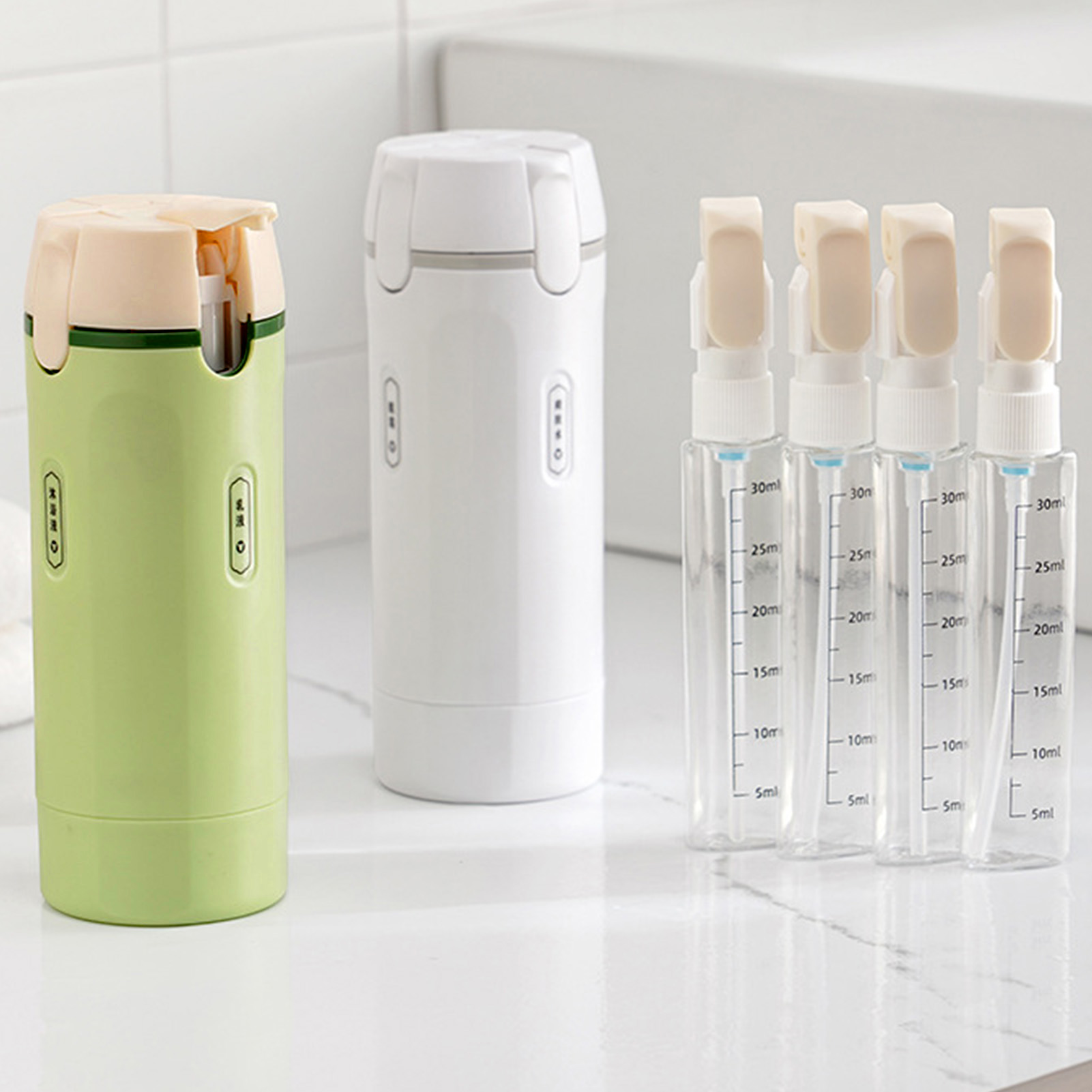 System dozowników płynów 4 w 1 – Dry Shampoo Travel recenzja i cena